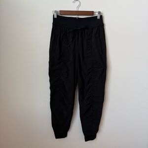 Athleta Altitude Lined Joggers Black Size 2